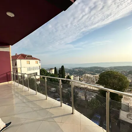 Freske * Krujë